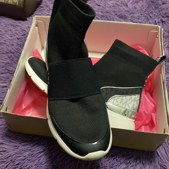 MICHAEL Michael Kors Black and Silver Sneakers - Picture 4 of 5